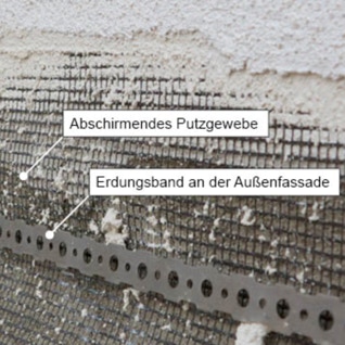 Detail des Abschirmgewebes im Aussenputz