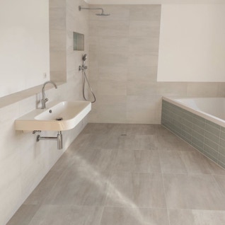 Blick in Bad des Vastu-Neubaus